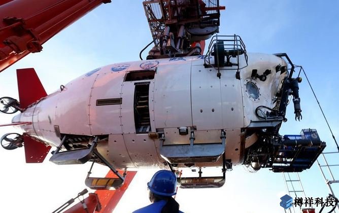 中***“蛟龍”號“大海撈針”:在6300米深海找回遺落儀器